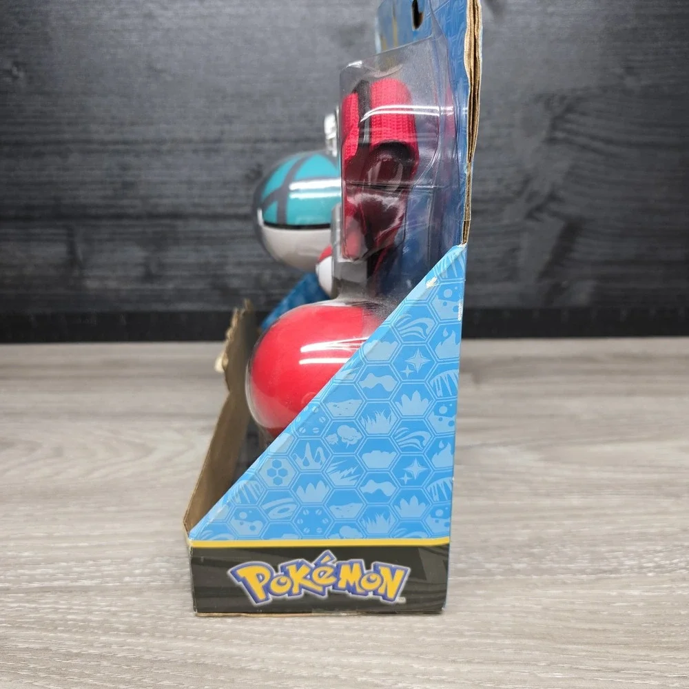 Pokémon Clip N' Carry Pikachu PokeBall Adjustable Belt Set Sealed - How Cool?